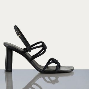 Frame Le Hendrix Sandal in Noir